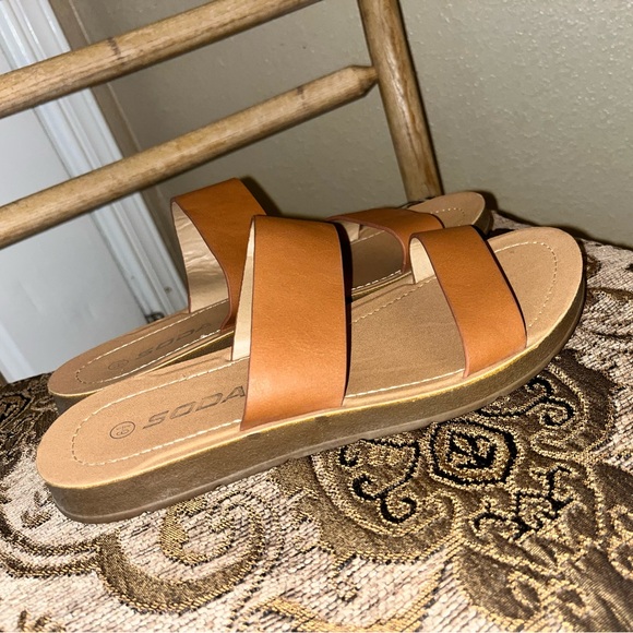 Soda Sandals - Picture 2 of 3